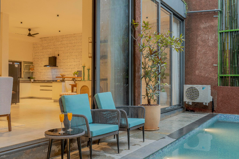 Sport & Beauty 2, ELIVAAS 3 BHK with Pvt Pool & Jacuzzi - Casa Vasu, North Goa