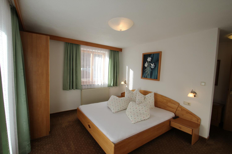 Others 4, Waldhof, Imst