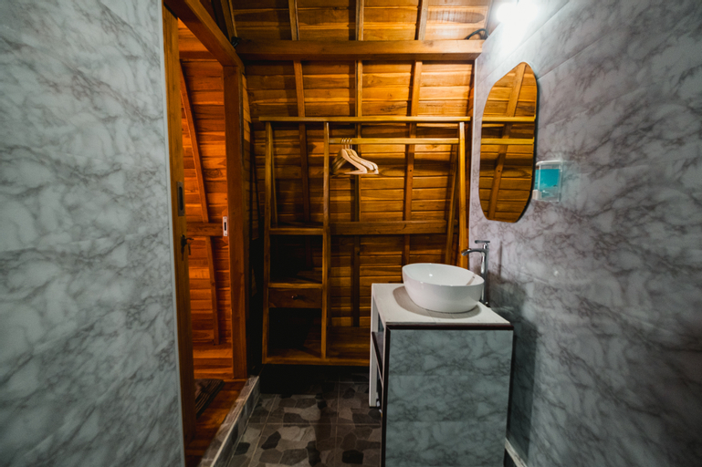 Bathroom 10
