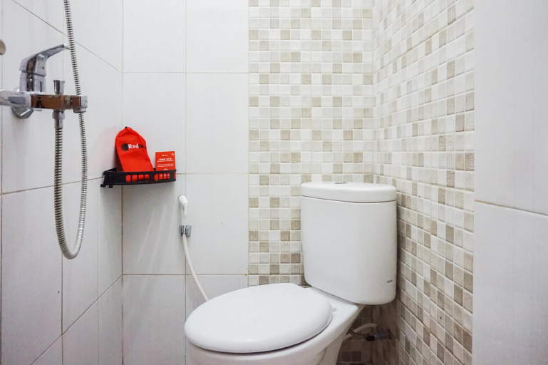 Bathroom 12