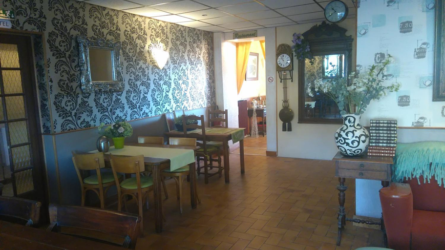 Public Area 2, Hotel La Croix des Bois, Allier