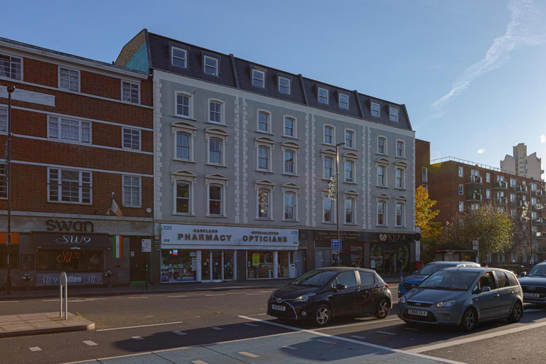 Others 2, Spacious Clapham Apartments, London
