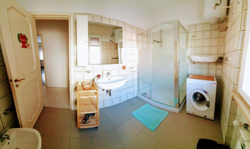 Bedroom 2, casa maya, Genova