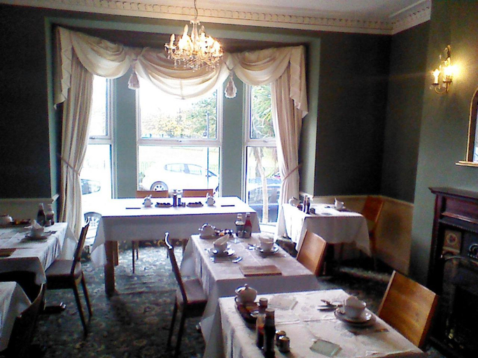 Food & Drinks, Mountbatten Hotel, Plymouth
