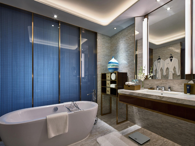 Bathroom 12