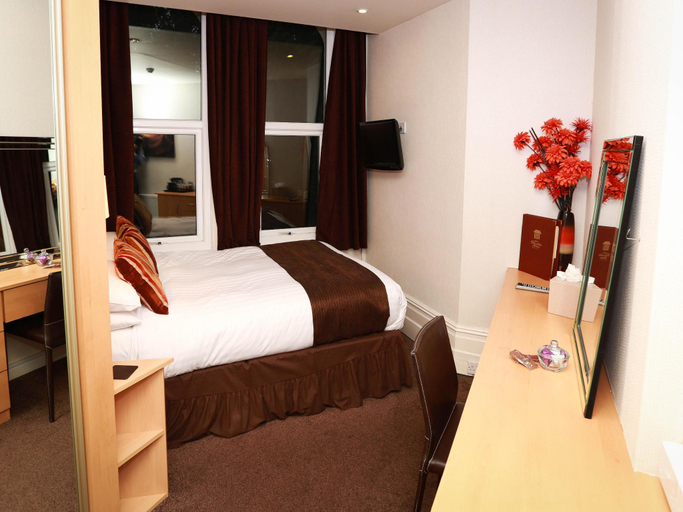 Bedroom 25