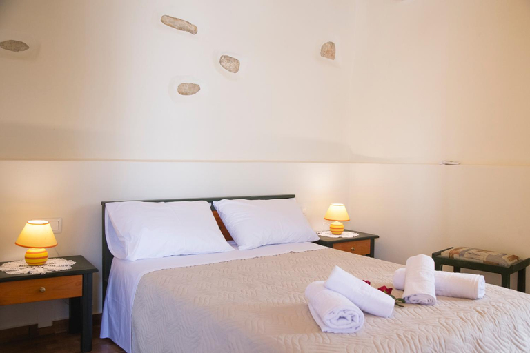 Bedroom 2, Villa Cardia, Crete