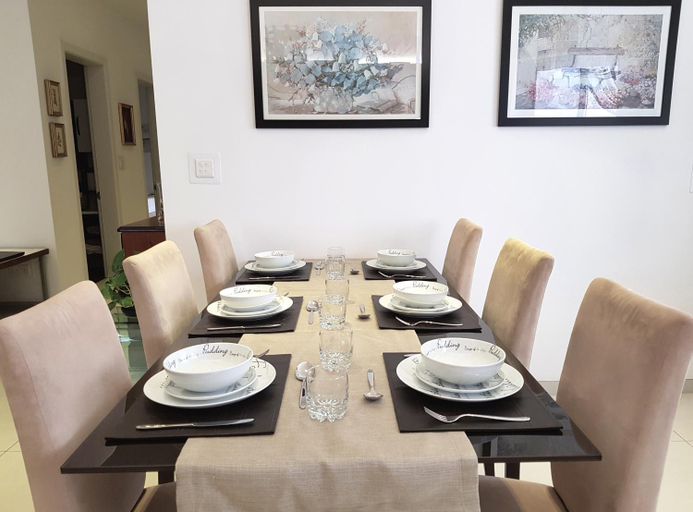 Facilities 3, Cozy Rooms - Great Bus Connections - Free Parking