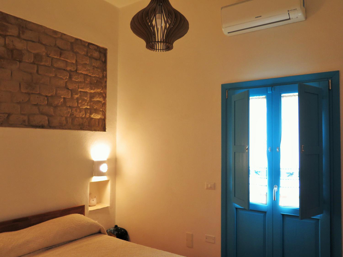 Others 3, B&b-Le Rondini, Cagliari