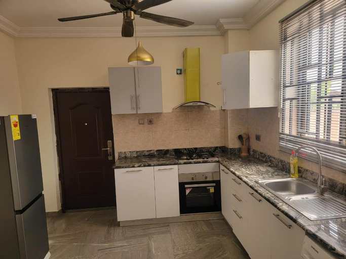 4, VaQ Apartments, Tema
