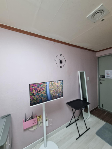 Others 5, king's house, Buk