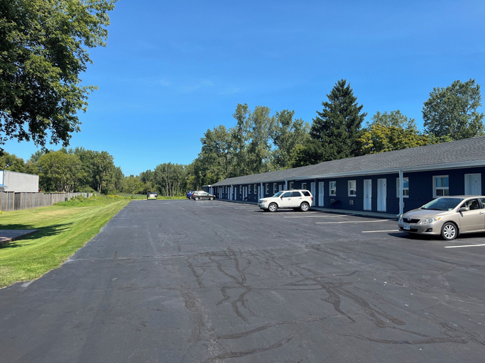Others 4, East Court Motel, Lambton