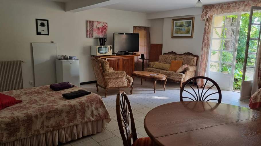 Others 4, Chambre Romantique, Dordogne