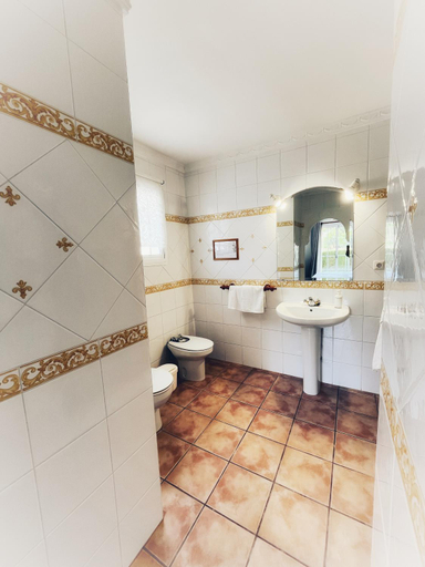Bathroom 4, Finca Villordo Villa Tranquila, Málaga