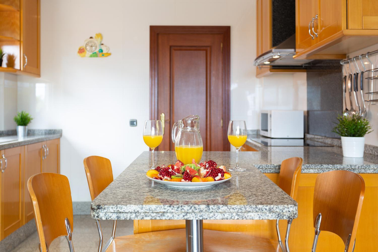 Others 4, Villa de Lujo con Piscina Privada y Jacuzzi, Santa Cruz de Tenerife