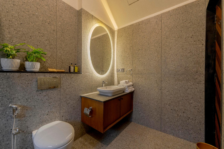 Bathroom 4, ELIVAAS 3 BHK with Pvt Pool & Jacuzzi - Casa Vasu, North Goa