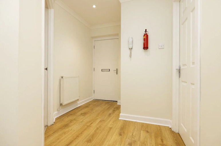 Others 4, JOIVY Gorgeous Flat Near Edinburgh Castle W/ Parking, Edinburgh