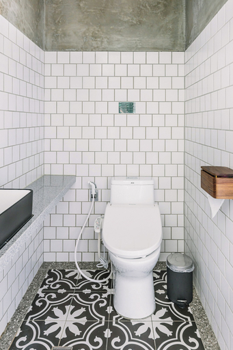 Bathroom 5, Nan Nan, Kaohsiung