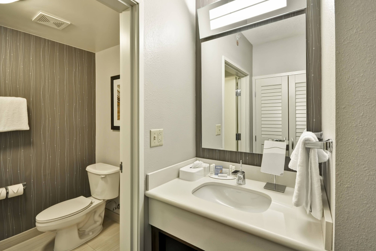 Bathroom 4, Courtyard by Marriott Dalton, Whitfield