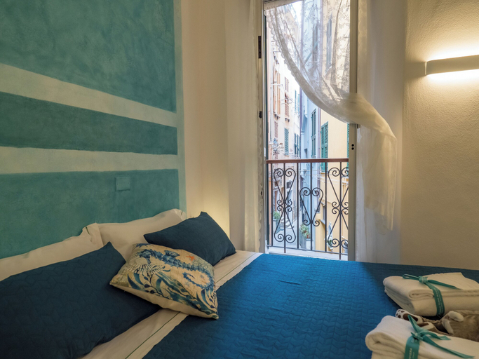 Bedroom 3, Picagetta Tiny Room with AC, La Spezia