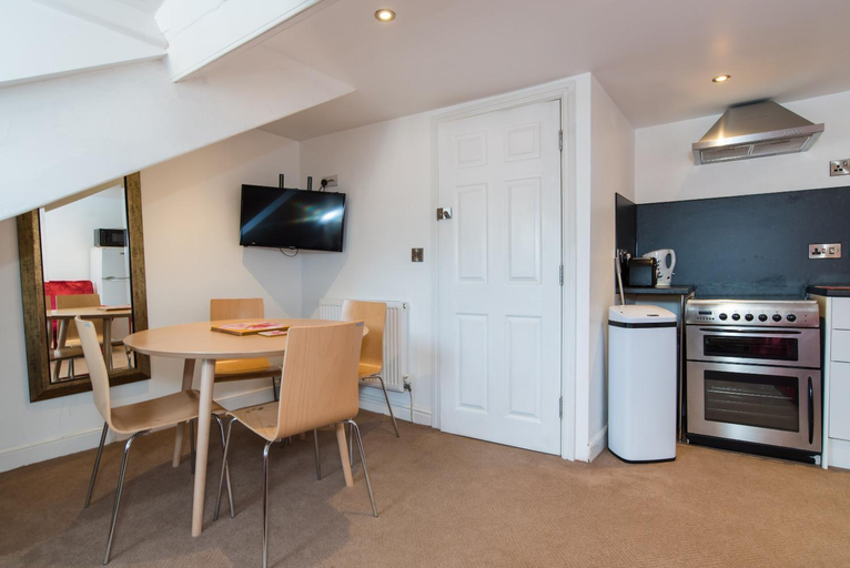 Others 4, No 47 Marine Terrace, Ceredigion