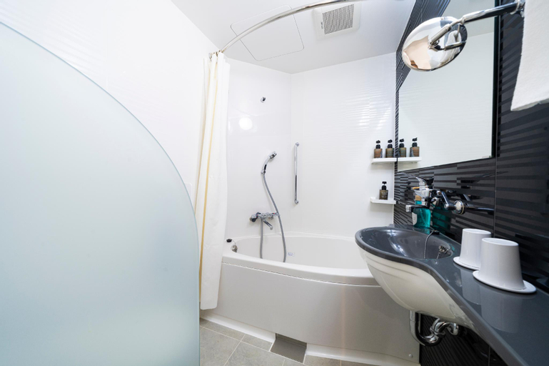 Bathroom 26