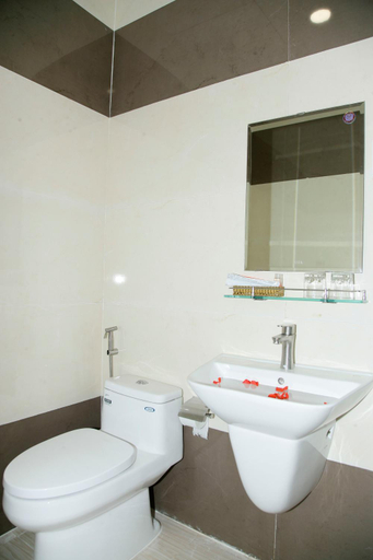 Bathroom, Hoang Dang Hotel, Tuy Phong