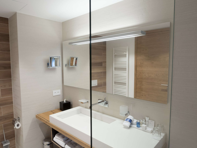Bathroom 5, Radisson Blu Hotel Reussen, Andermatt, Uri