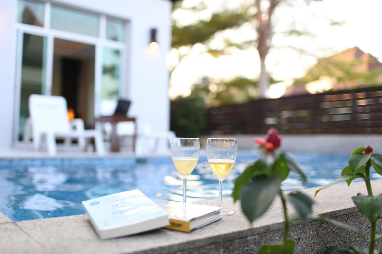 Sport & Beauty 2, AnB pool villa Glass house close to Jomtien beach, Sattahip