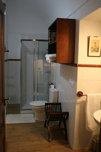 Bathroom 3, Hotel Rural Las Grullas, Badajoz