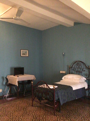 Bedroom 2, Leon doro, Parma