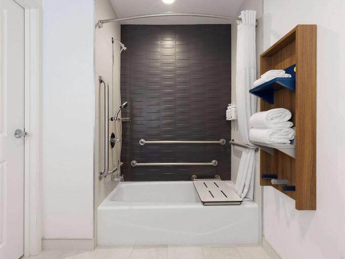 Bathroom 5, Microtel Inn & Suites by Wyndham Tracy, San Joaquin