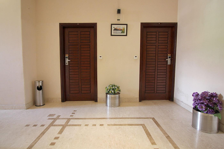Public Area, Hotel Asian Plaza, Kangra