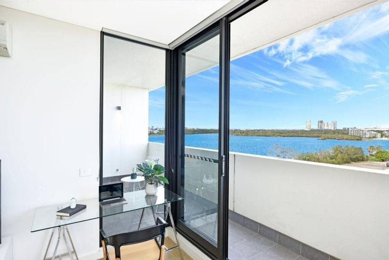 Exterior & Views, Unbeatable water view, Auburn