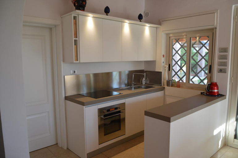 Facilities 5, Villa Paola, Syracuse