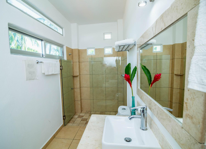 Bathroom 5, Hotel Casa Pridda, Dist. Pochutla