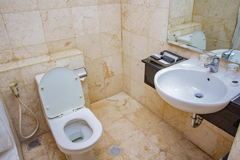 Bathroom 11