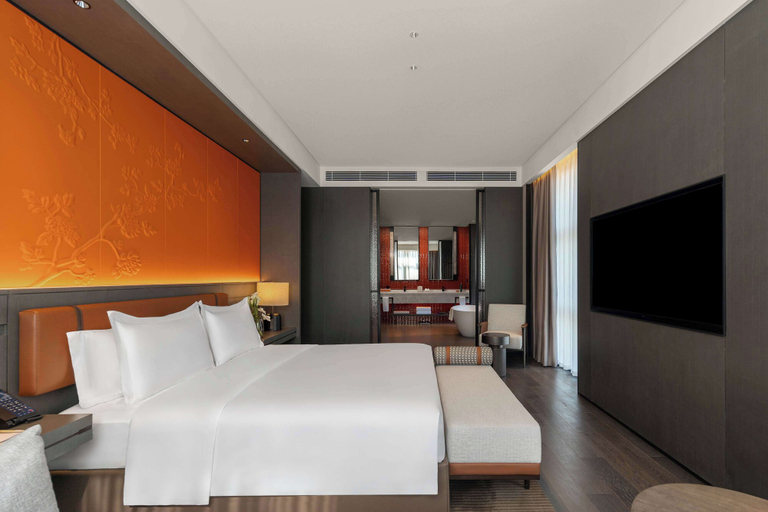 Bedroom 3, Doubletree By Hilton Kaifeng, Kaifeng