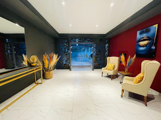 Others 5, K Hotel, León