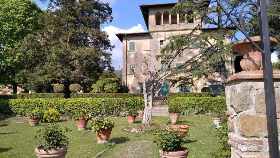 Others 4, Villa di Papiano, Pistoia