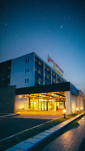 Exterior 6