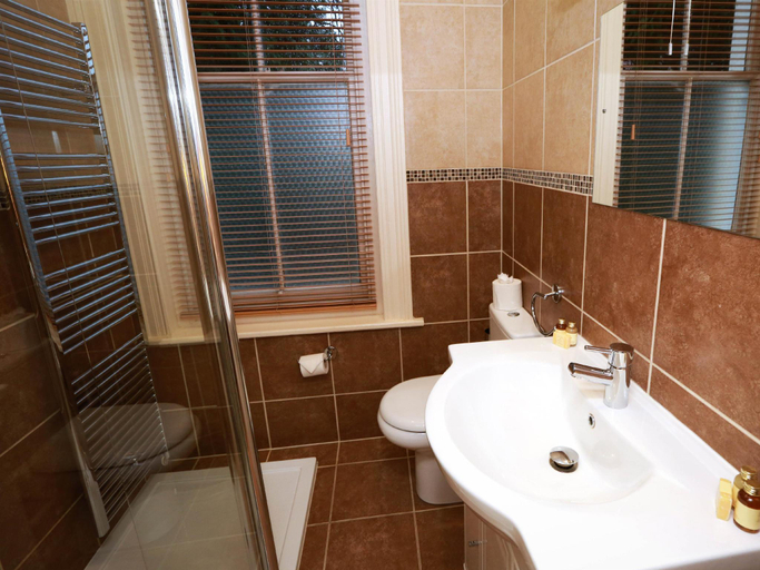 Bathroom 22