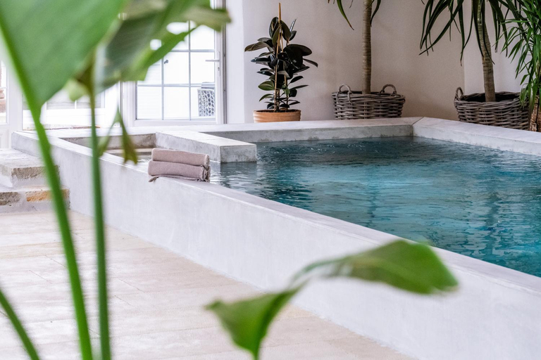 Others 4, Secret d'Uzes - Le Duche - Piscine chauffee et Jacuzzi, Gard