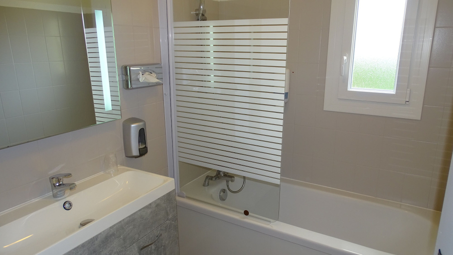 Bathroom 3, Hôtel des Granges, Bouches-du-Rhône