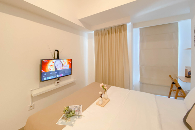 Bedroom 3, Comfort Living Studio Tokyo Riverside PIK 2 Apartment By Travelio, Tangerang