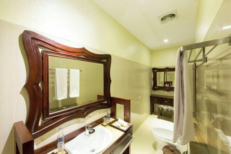Bathroom 30