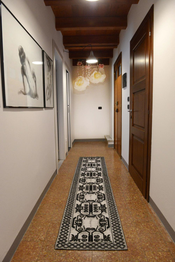 Others 2, A Mos Veure B&B, Sassari