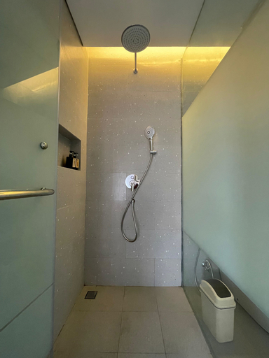 Bathroom 20