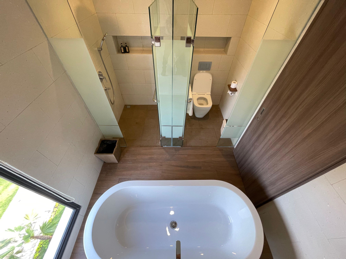Bathroom 6
