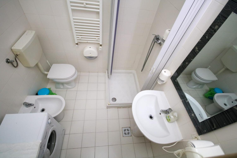 Bathroom, SunRise studio, Timisoara